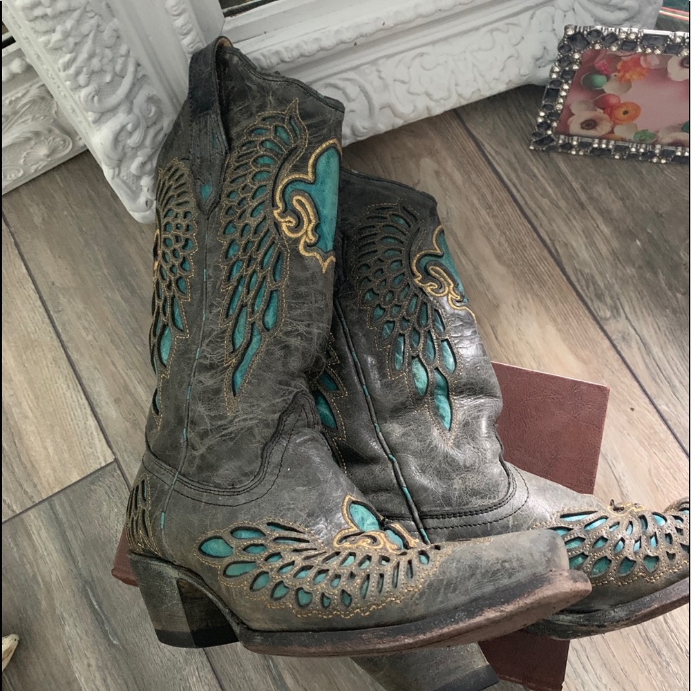 Corrall Distressed Fleur De Lis Cowboy Boots